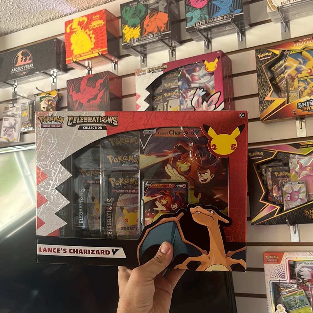 Pokémon Celebrations Lance’s Charizard V Collection Box